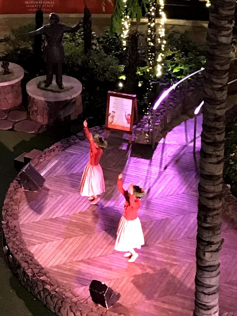 hula dancers